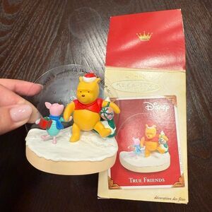Hallmark Keepsake Ornament TRUE FRIENDS Disney Winnie the Pooh and Piglet 2005